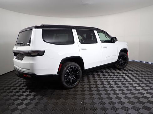 New 2026 Jeep Grand Wagoneer Summit AWD/4WD image 22