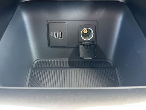 New 2026 Ford Explorer Active RWD image 7