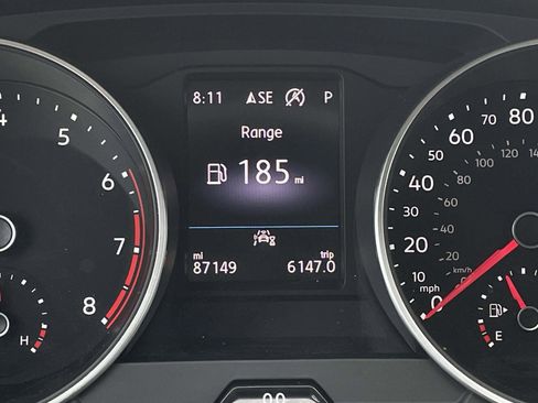 Used 2021 Volkswagen Tiguan SE FWD image 23