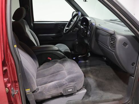 Used 2000 Chevrolet Blazer LT w/ Cold-Climate Pkg AWD/4WD image 21