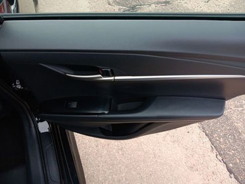 Used 2025 Toyota Camry SE image 29