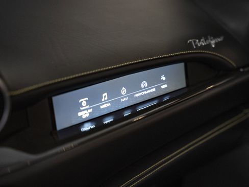 Used 2019 Ferrari Portofino image 46