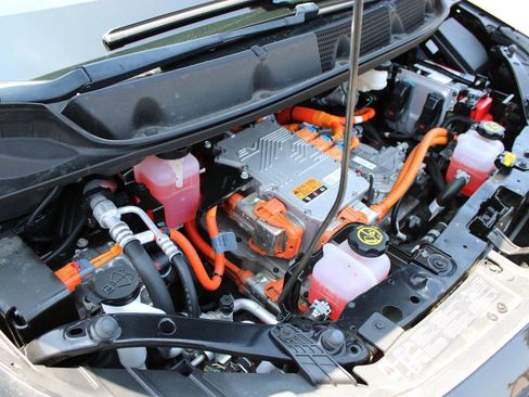 Used 2022 Chevrolet Bolt LT w/ Infotainment Package FWD image 39