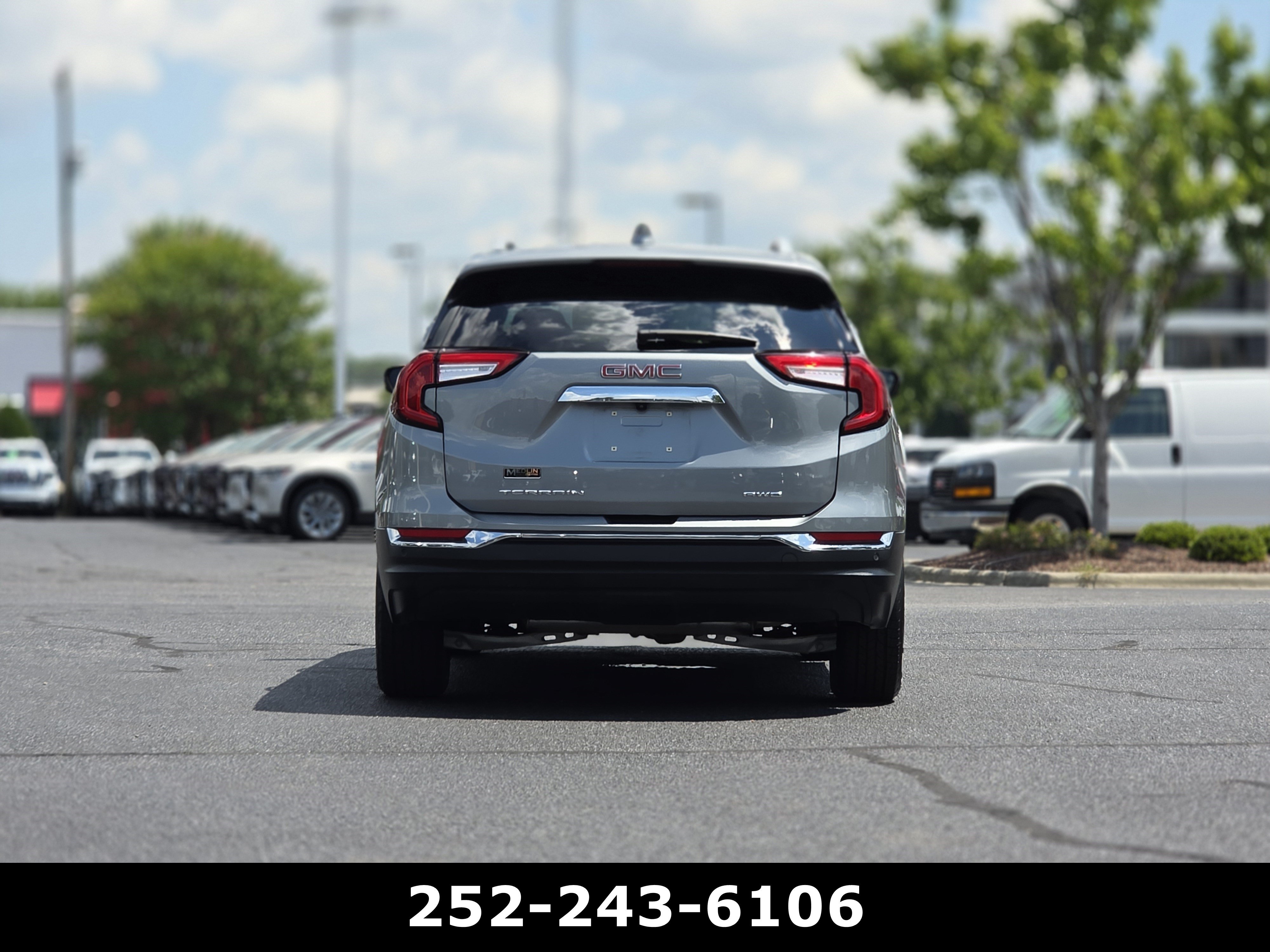 Used 2023 GMC Terrain SLT w/ Tech Package AWD/4WD image 6