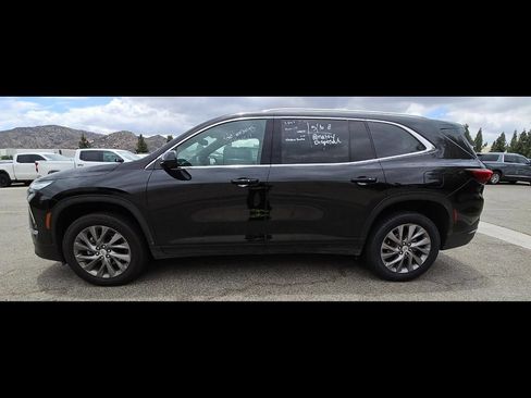 Used 2025 Buick Enclave Preferred FWD image 4