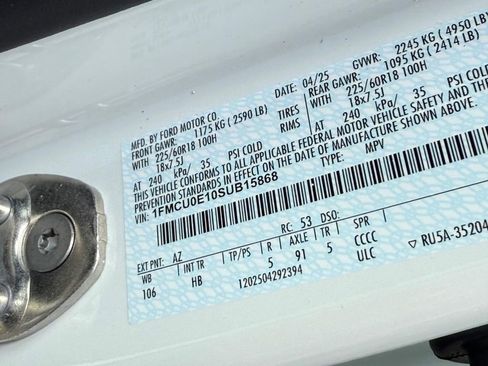 New 2025 Ford Escape SE image 18