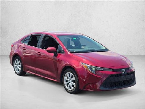 Used 2022 Toyota Corolla LE FWD image 3