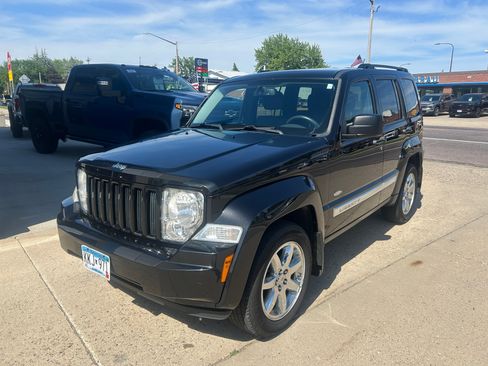 Used 2012 Jeep Liberty Sport AWD/4WD image 2