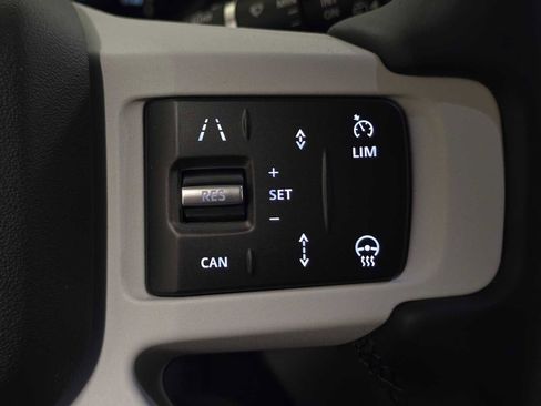 New 2026 Land Rover Defender 110 X-Dynamic SE AWD/4WD image 31