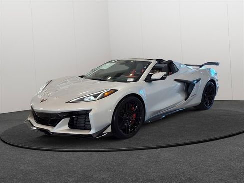 New 2026 Chevrolet Corvette Z06 w/ Z07 Performance Package RWD image 3