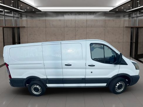 Used 2017 Ford Transit 250 130 Low Roof RWD image 2
