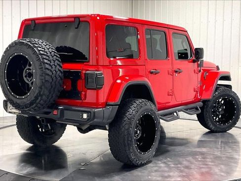 Used 2018 Jeep Wrangler Unlimited Sahara w/ Uconnect 4C Nav & Sound Group image 13