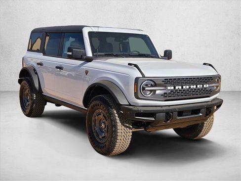 New 2025 Ford Bronco Badlands image 8