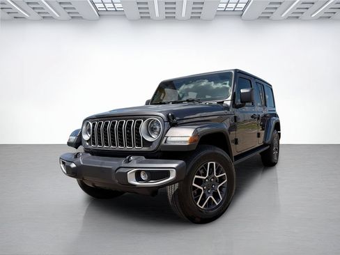 Used 2025 Jeep Wrangler Unlimited Sahara AWD/4WD image 7