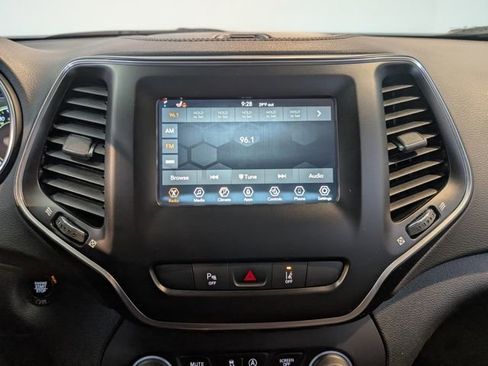 Used 2021 Jeep Cherokee Latitude Lux image 19