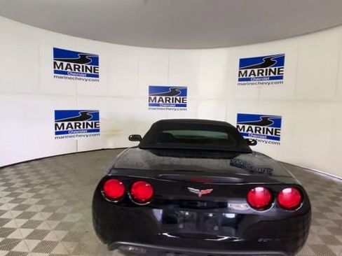 Used 2011 Chevrolet Corvette Grand Sport w/ Preferred Equipment Group RWD image 9