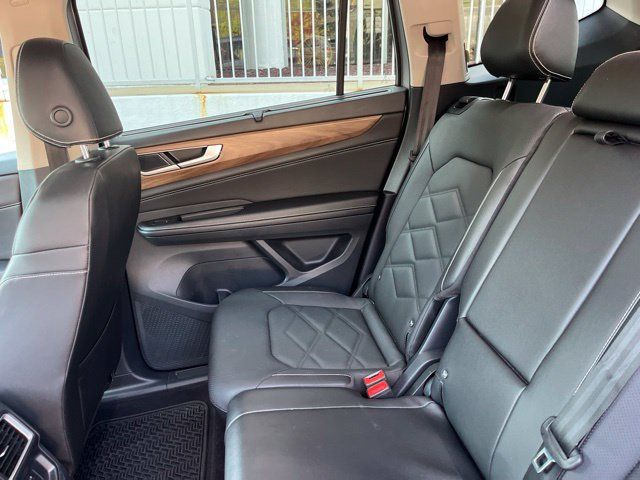 Used 2025 Volkswagen Atlas SE FWD image 13