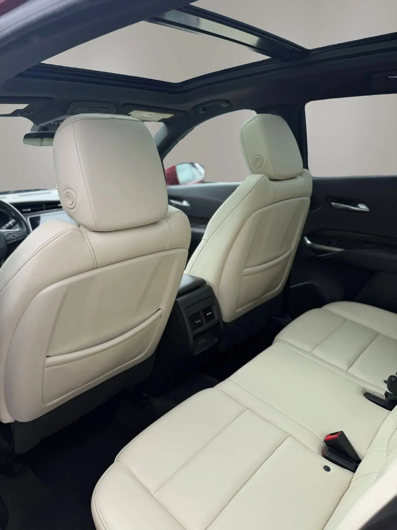 Used 2019 Cadillac XT4 Sport w/ Driver Assist Package FWD image 18