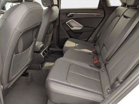 New 2025 Audi Q3 2.0T Premium image 15