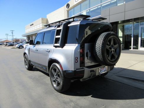 Used 2022 Land Rover Defender 110 X-Dynamic HSE image 5