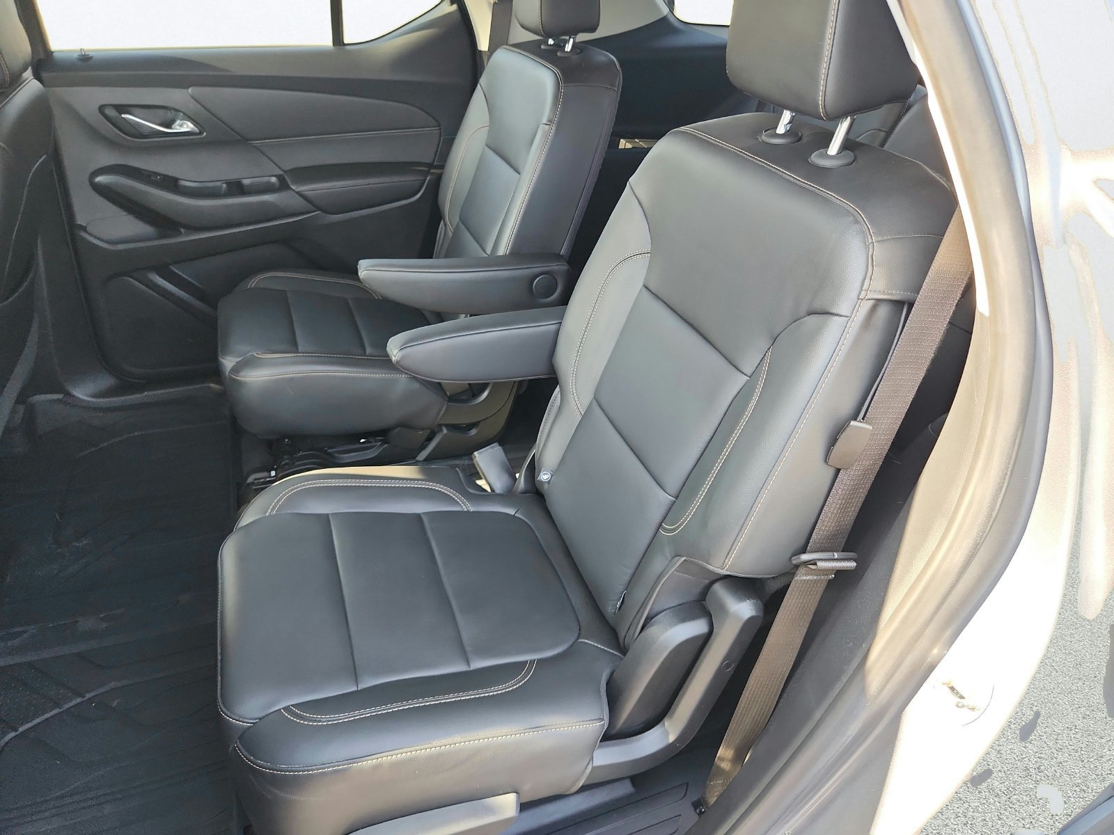 Used 2020 Chevrolet Traverse RS w/ LPO, Floor Liner Package AWD/4WD image 24