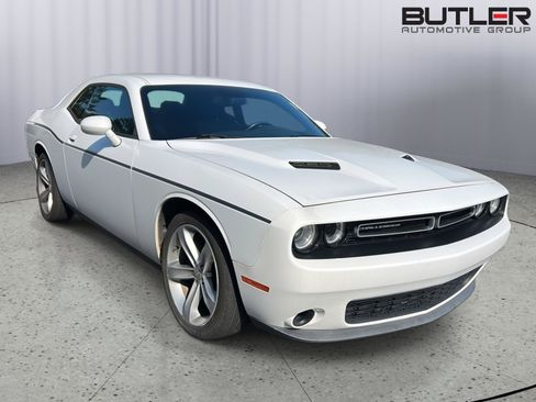 Used 2015 Dodge Challenger SXT w/ Super Sport Group (SS/T) RWD image 6