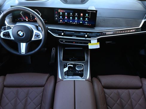 Used 2026 BMW X5 xDrive40i w/ M Sport Package AWD/4WD image 15