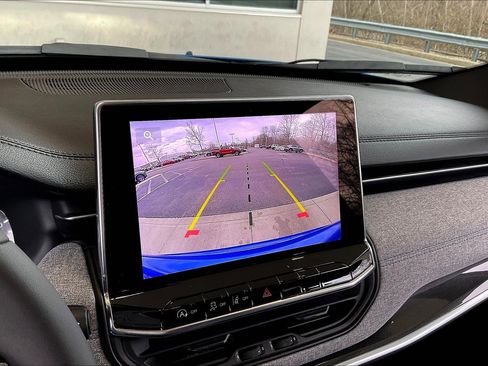 Used 2023 Jeep Compass Latitude image 15