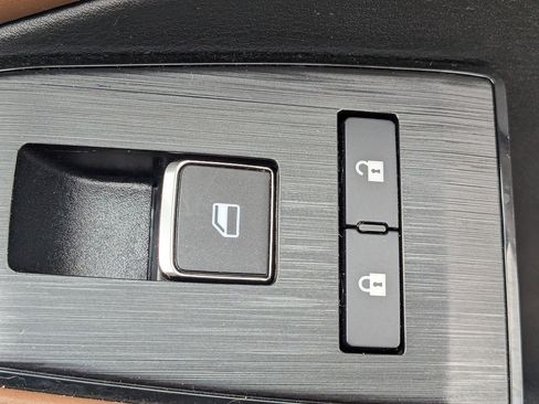 Used 2025 Nissan Rogue Platinum w/ Tech Package AWD/4WD image 33