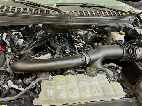 Used 2024 Ford Expedition Max XLT image 36