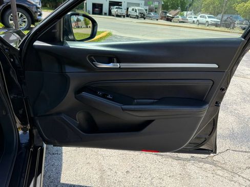 Used 2020 Nissan Altima 2.5 SL FWD image 18