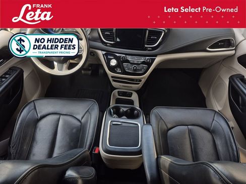 Used 2020 Chrysler Pacifica Limited FWD image 16