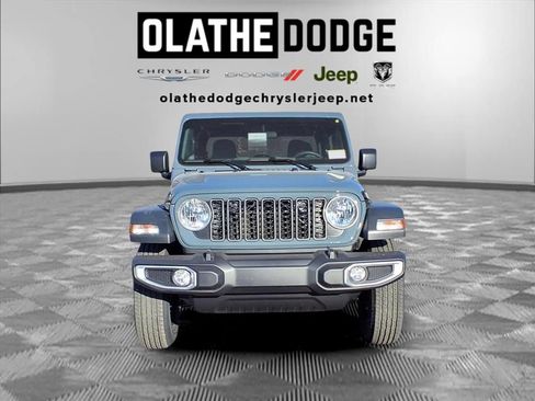 New 2026 Jeep Gladiator Sport image 26