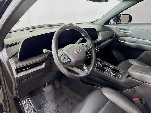 Used 2025 Cadillac XT4 Premium Luxury w/ Cold Weather Package FWD image 10