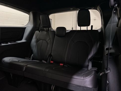 New 2026 Chrysler Pacifica Select FWD image 9