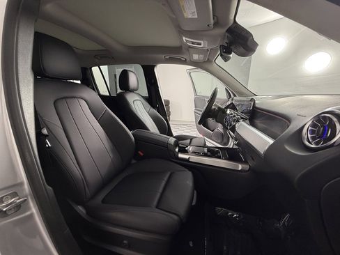 Used 2023 Mercedes-Benz EQB 300 4MATIC image 25