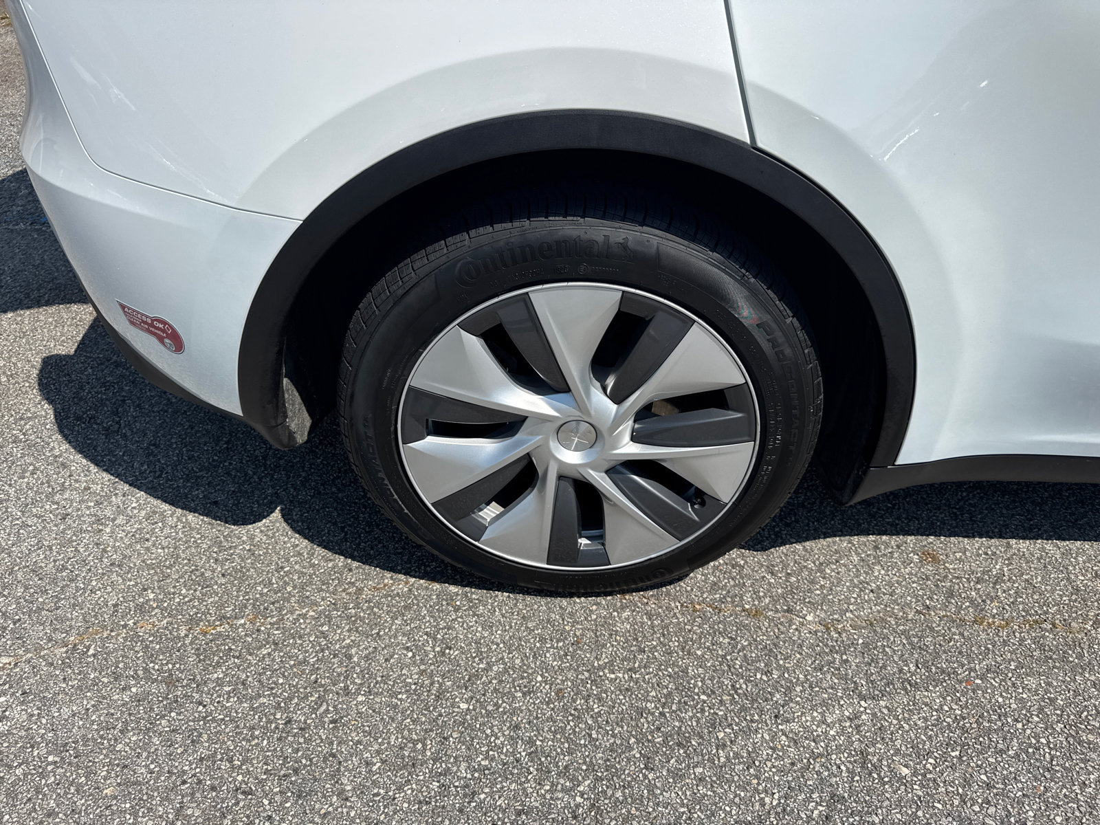 Used 2023 Tesla Model Y Long Range AWD/4WD image 17