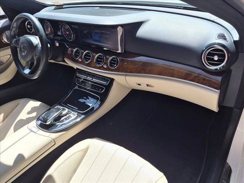 Used 2017 Mercedes-Benz E 300 image 21