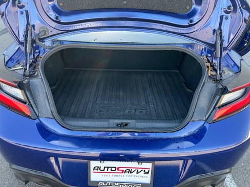 Used 2025 Toyota GR86 w/ ALL Weather Mat Package (TMS) RWD image 24