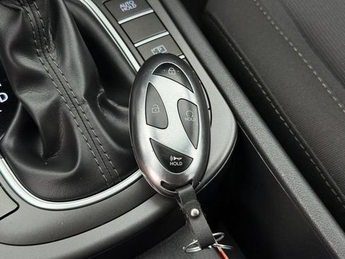 Used 2025 Hyundai Kona SEL AWD/4WD image 12