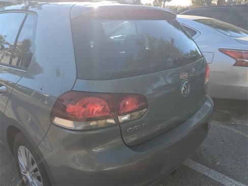 Used 2011 Volkswagen Golf 4-Door image 16