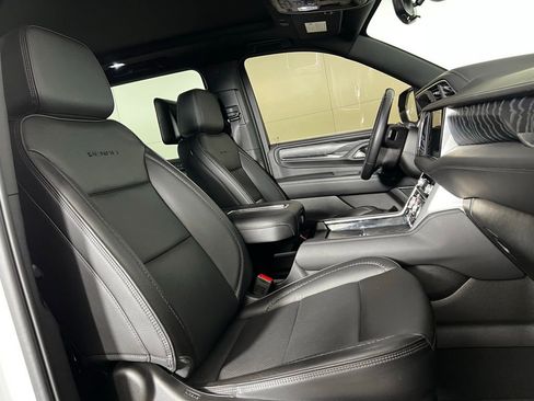Used 2023 GMC Yukon XL Denali w/ Denali Reserve Package image 21