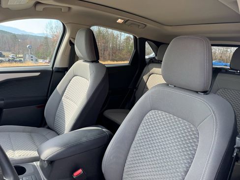 Used 2020 Ford Escape SE image 23