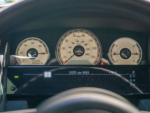 Used 2016 Rolls-Royce Wraith image 20