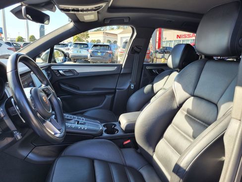 Used 2020 Porsche Macan S image 12