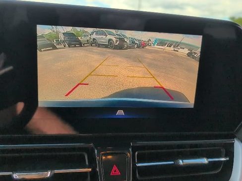Used 2025 Chevrolet TrailBlazer LT w/ LT Cold Weather Package FWD image 30
