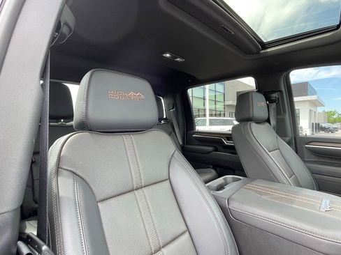 Used 2025 Chevrolet Silverado 2500 High Country w/ High Country Premium Package AWD/4WD image 29