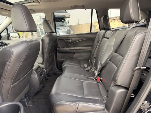 Used 2016 Honda Pilot Touring image 24