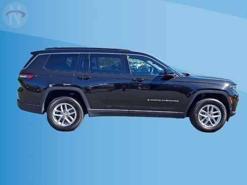 Used 2024 Jeep Grand Cherokee L Laredo AWD/4WD image 9