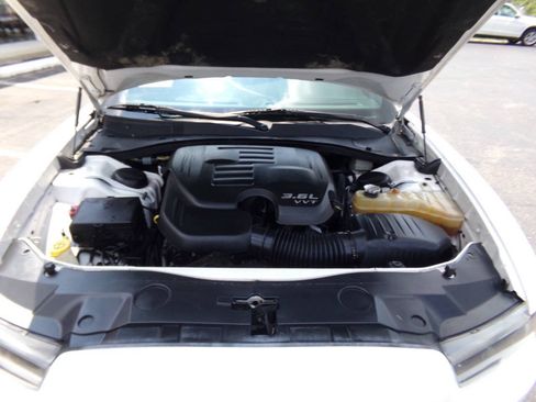 Used 2014 Dodge Charger SE RWD image 29